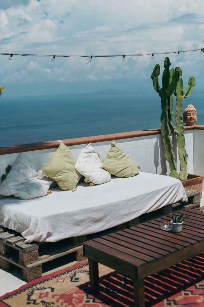 Villa terrace in Sardinia overlooking the sea
